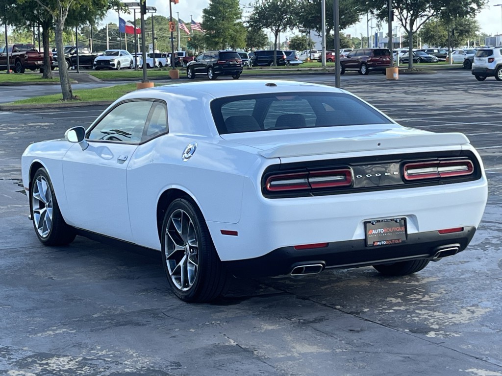2022 Dodge Challenger Image 8