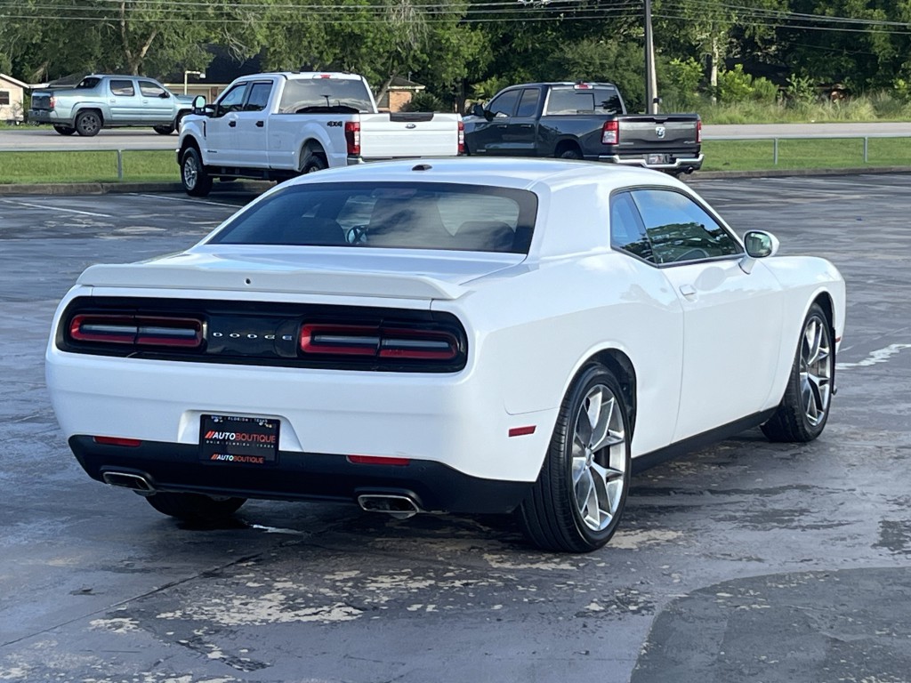 2022 Dodge Challenger Image 9