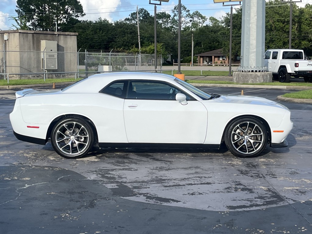 2022 Dodge Challenger Image 10