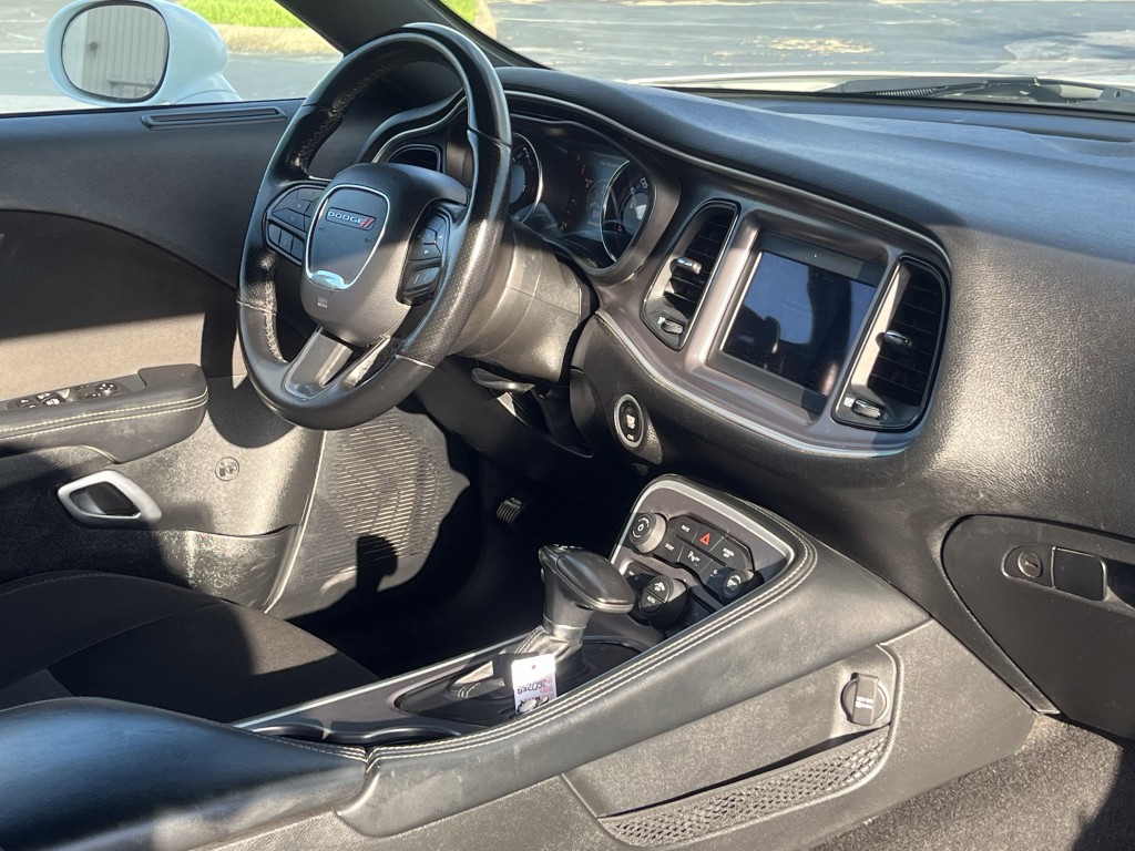 2022 Dodge Challenger Image 13