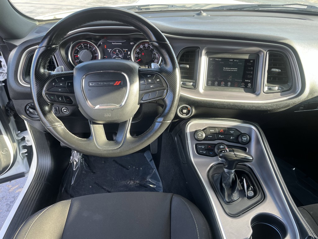 2022 Dodge Challenger Image 14