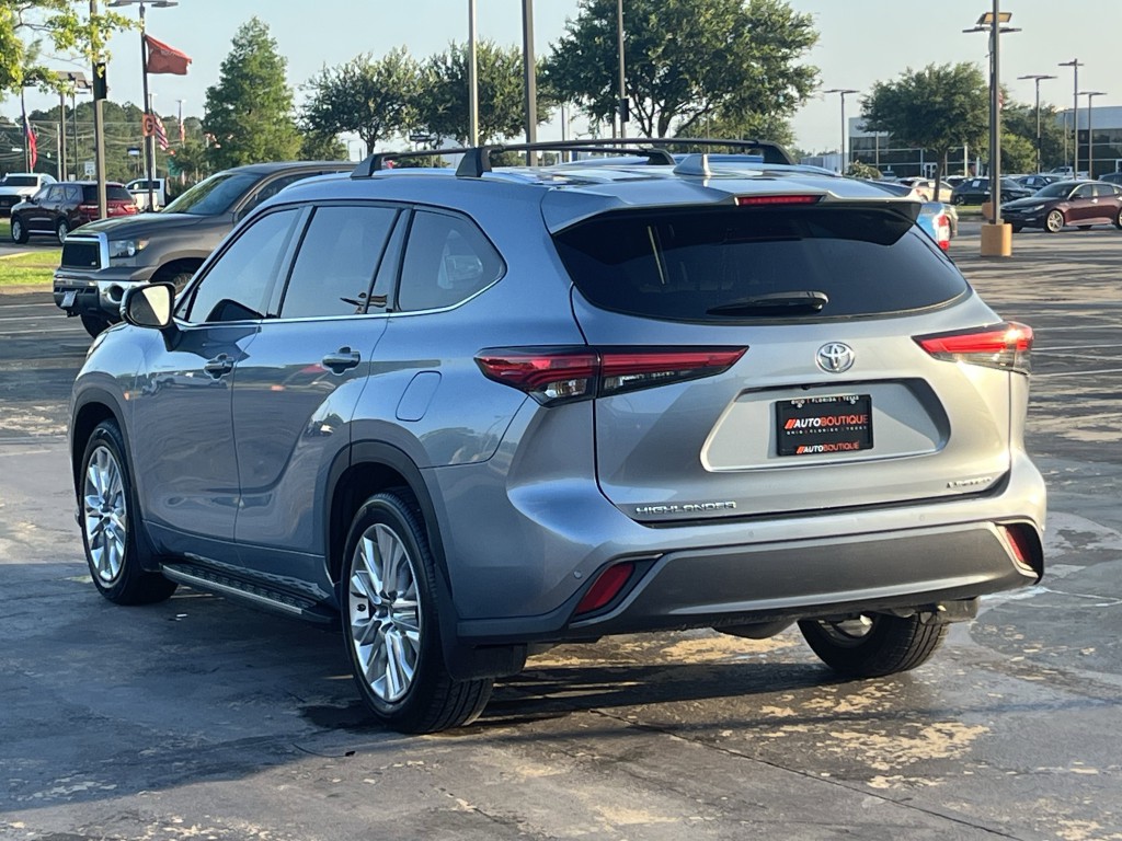 2022 Toyota Highlander Image 8