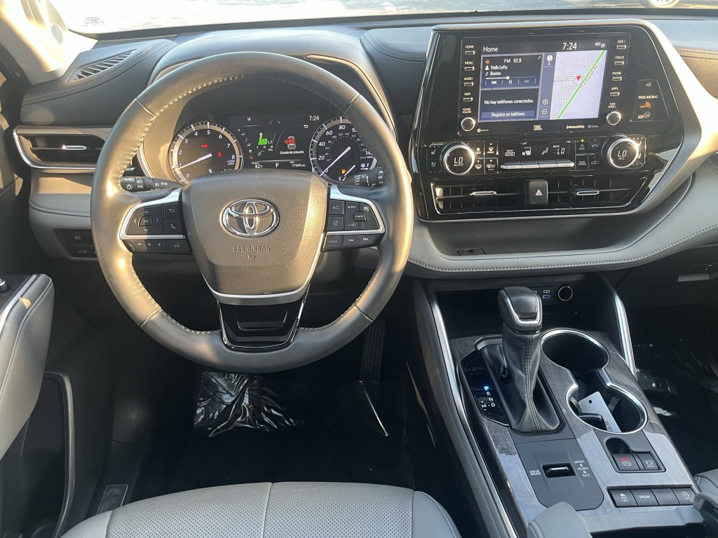 2022 Toyota Highlander Image 14