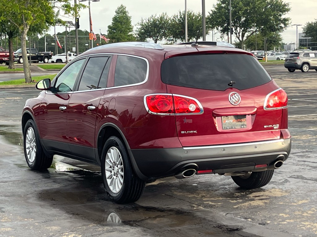 2011 Buick Enclave Image 8
