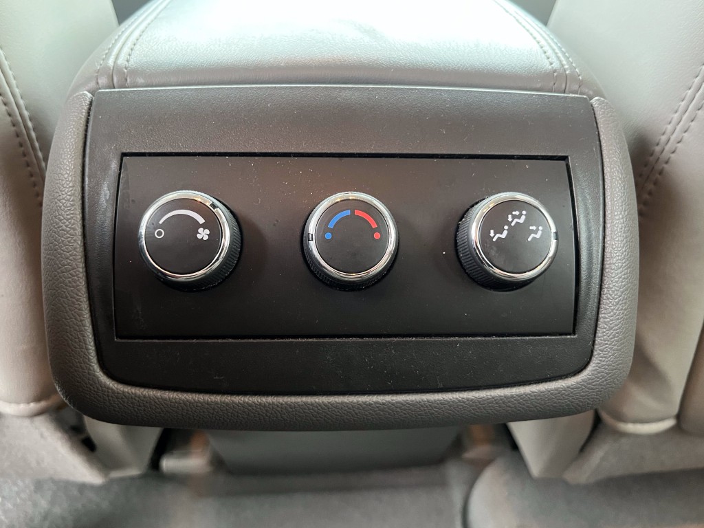 2011 Buick Enclave Image 28