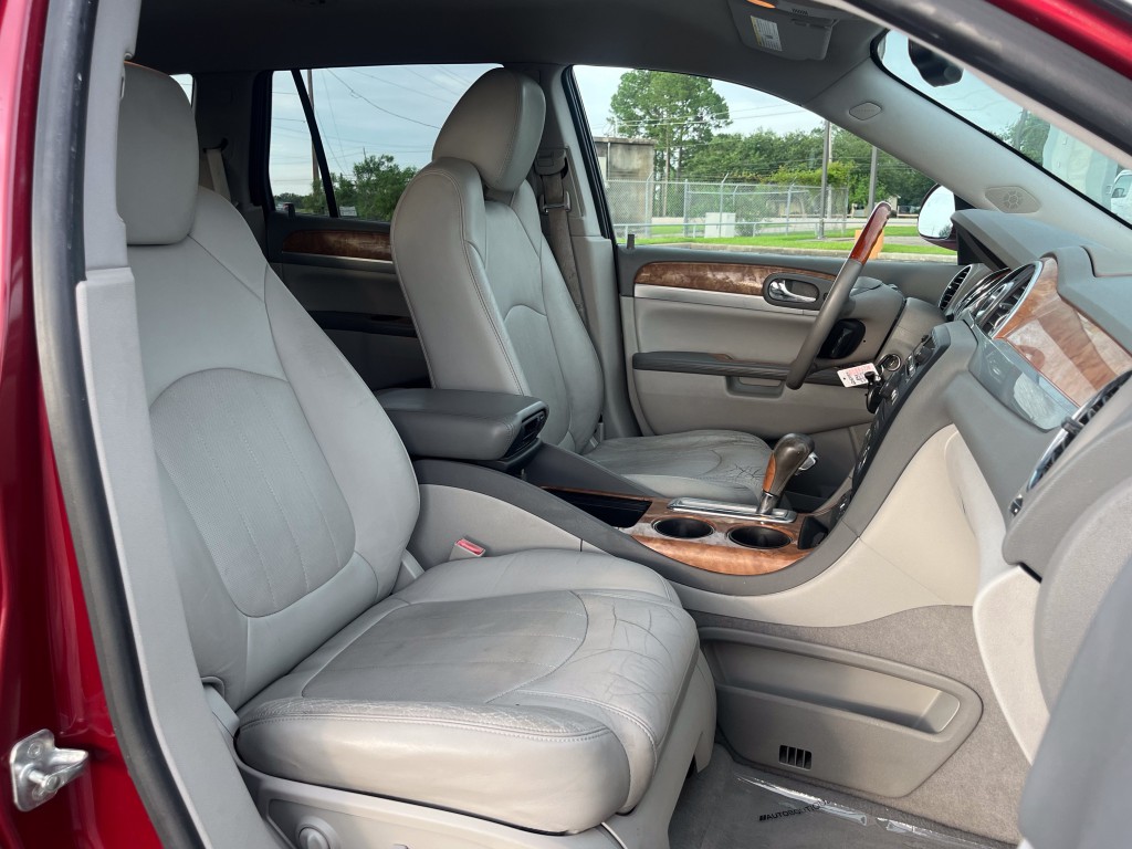 2011 Buick Enclave Image 30
