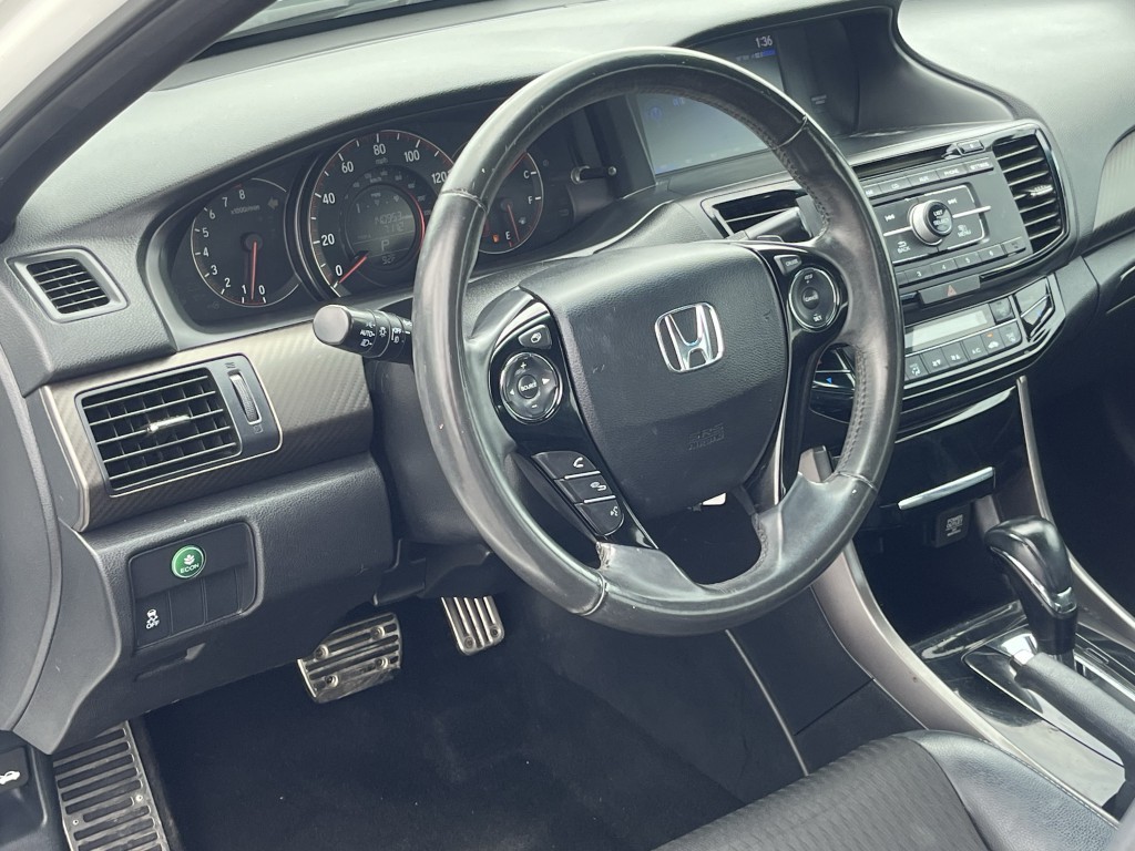 2016 Honda Accord Image 12