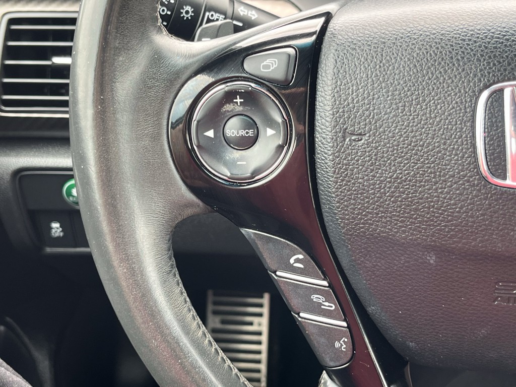 2016 Honda Accord Image 16