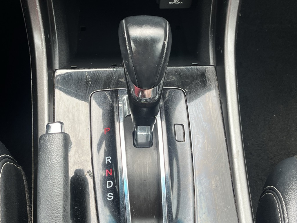 2016 Honda Accord Image 19
