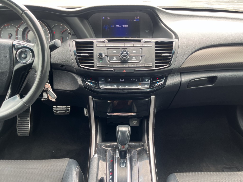 2016 Honda Accord Image 21