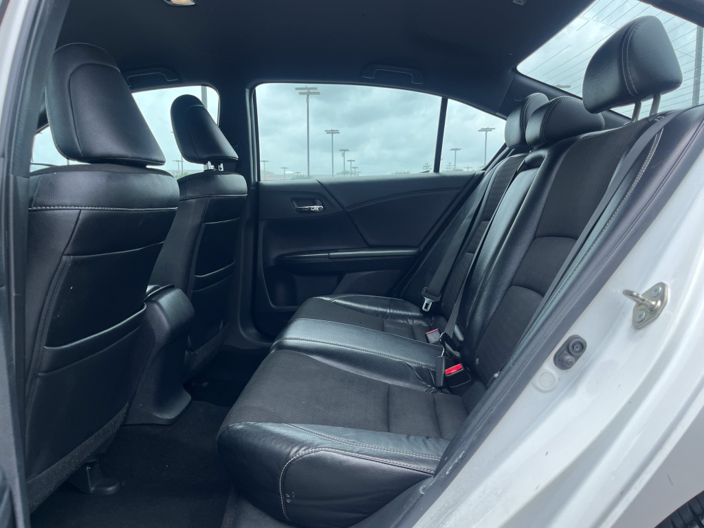 2016 Honda Accord Image 26