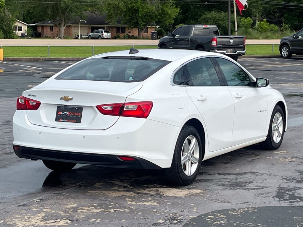 2022 Chevrolet Malibu Image 9