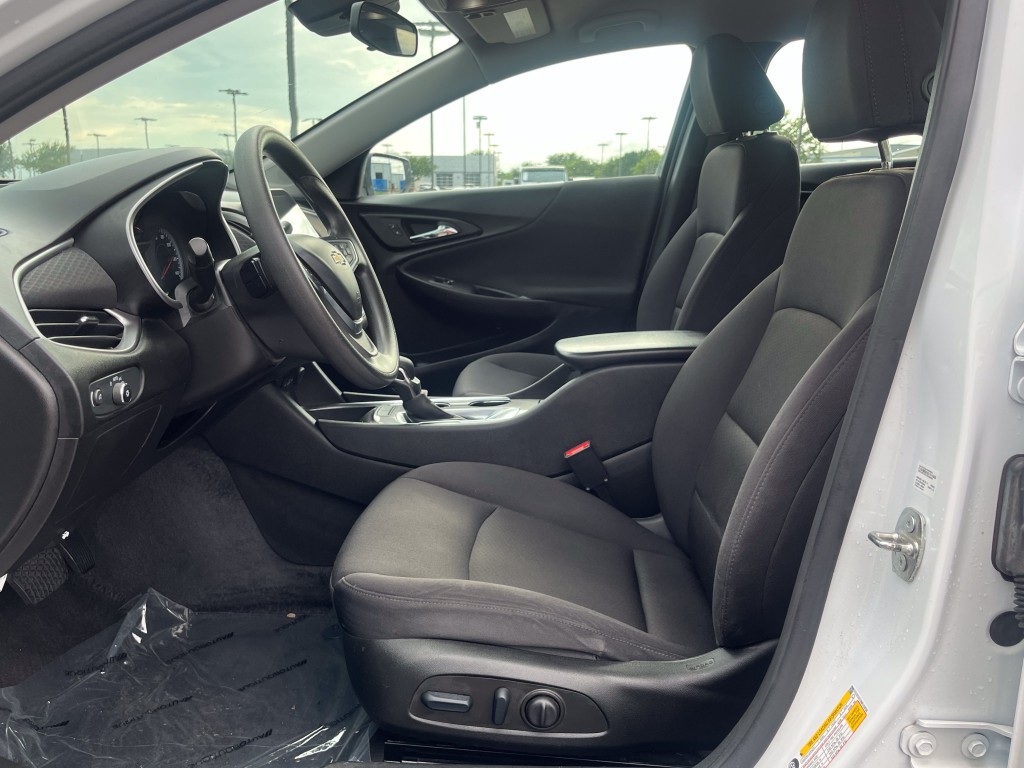 2022 Chevrolet Malibu Image 27