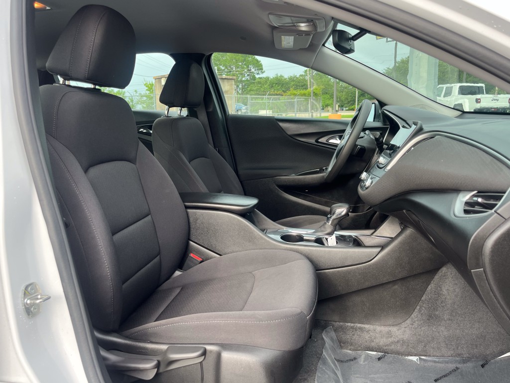 2022 Chevrolet Malibu Image 28
