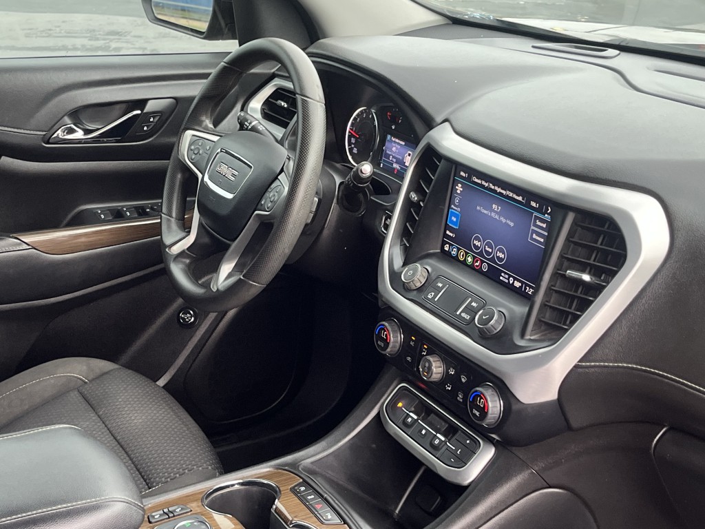 2023 GMC Acadia Image 13