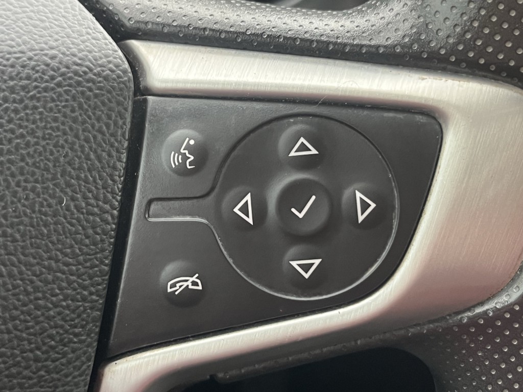 2023 GMC Acadia Image 17