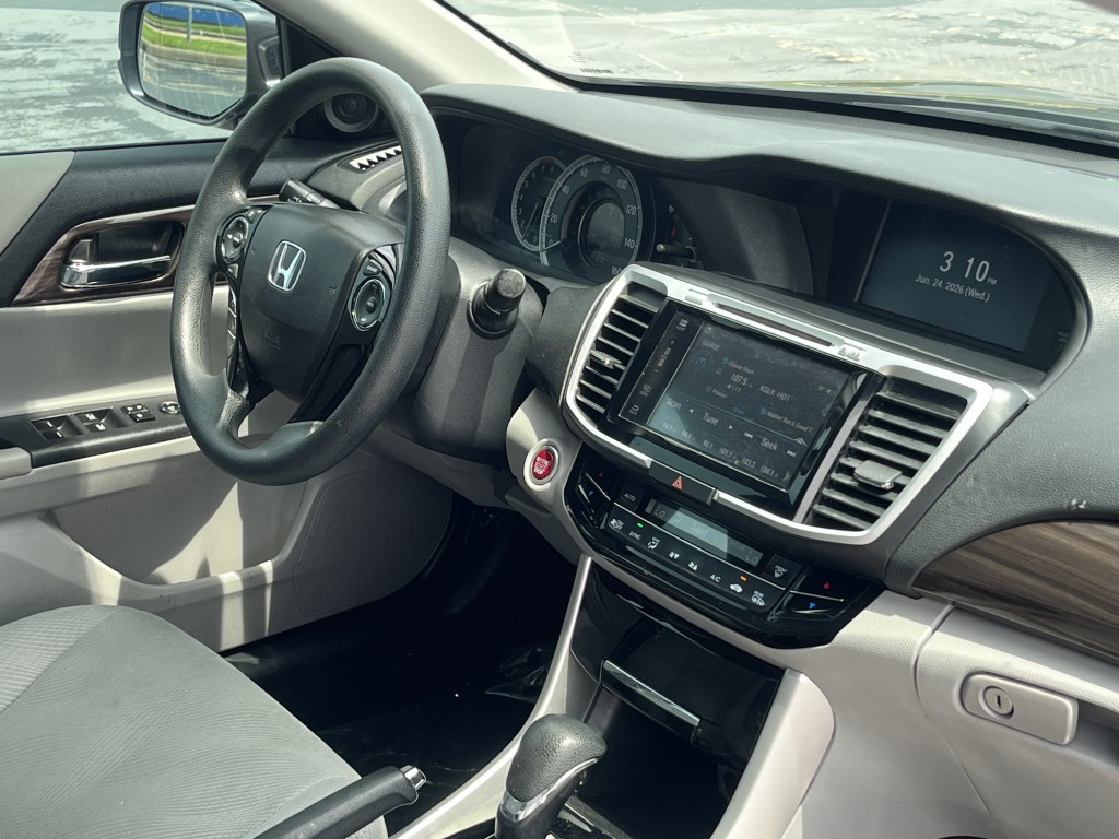 2016 Honda Accord Image 15