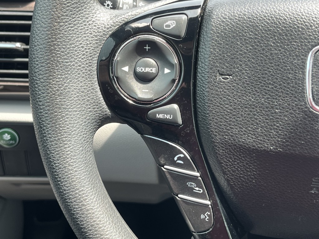 2016 Honda Accord Image 18