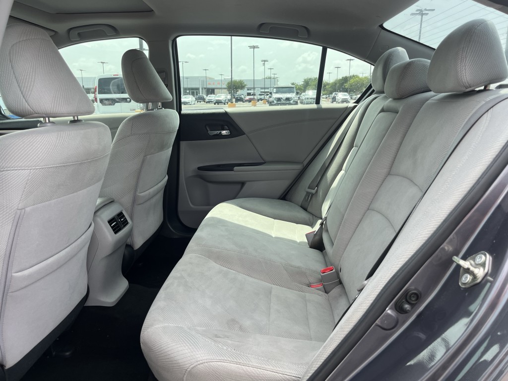 2016 Honda Accord Image 30