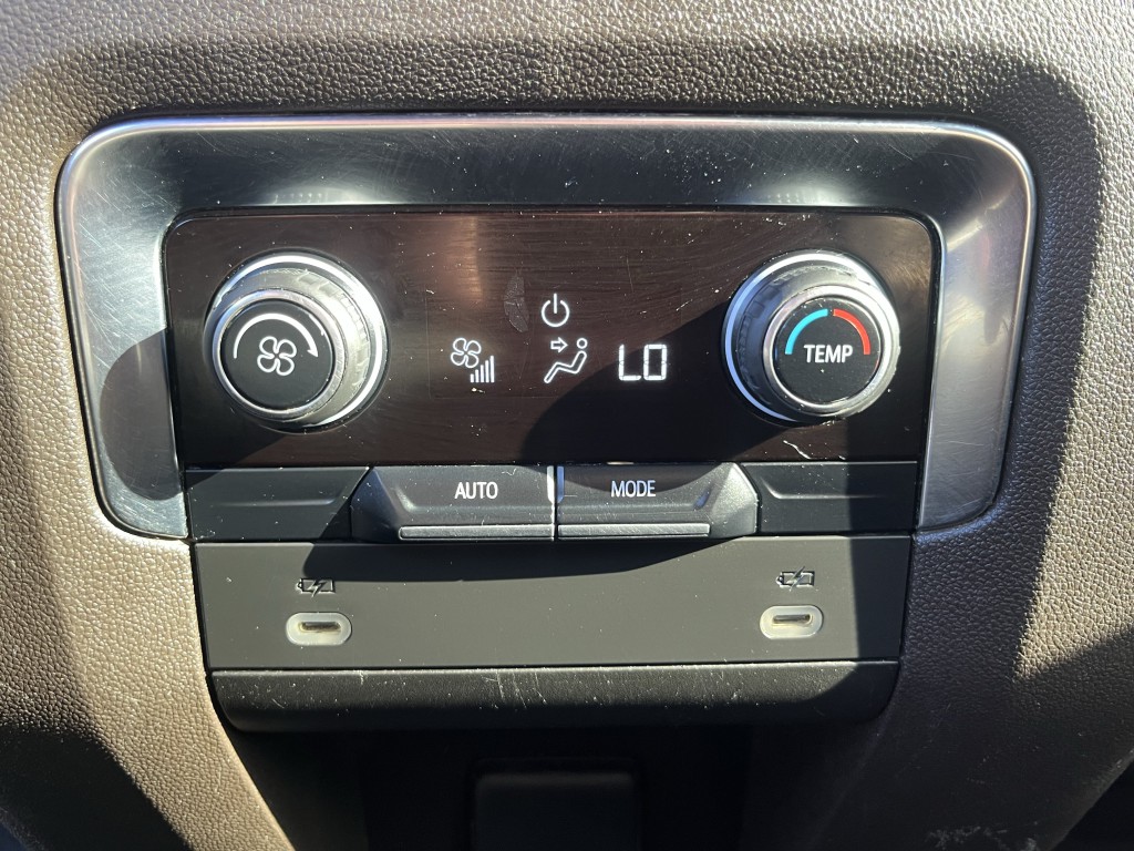 2021 Chevrolet Suburban Image 28