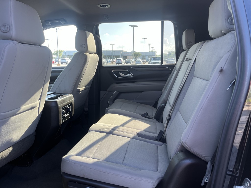 2021 Chevrolet Suburban Image 31