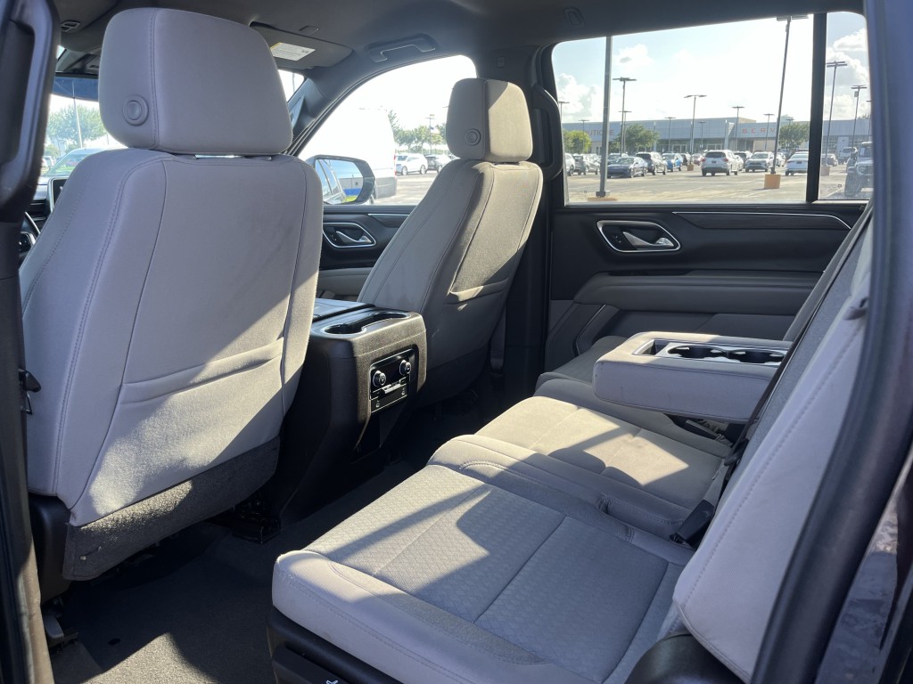 2021 Chevrolet Suburban Image 32