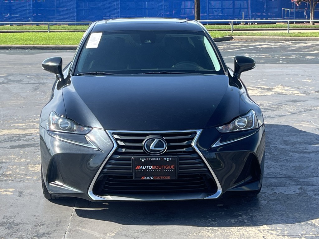 2018 Lexus IS Image 6