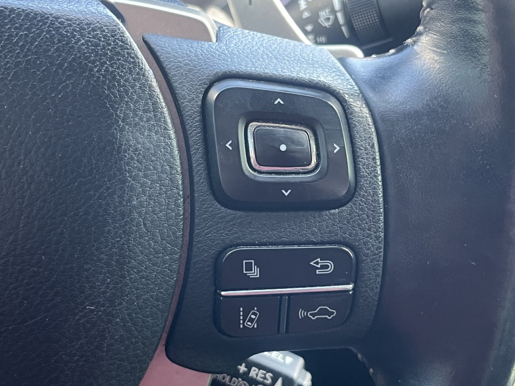 2018 Lexus IS Image 17