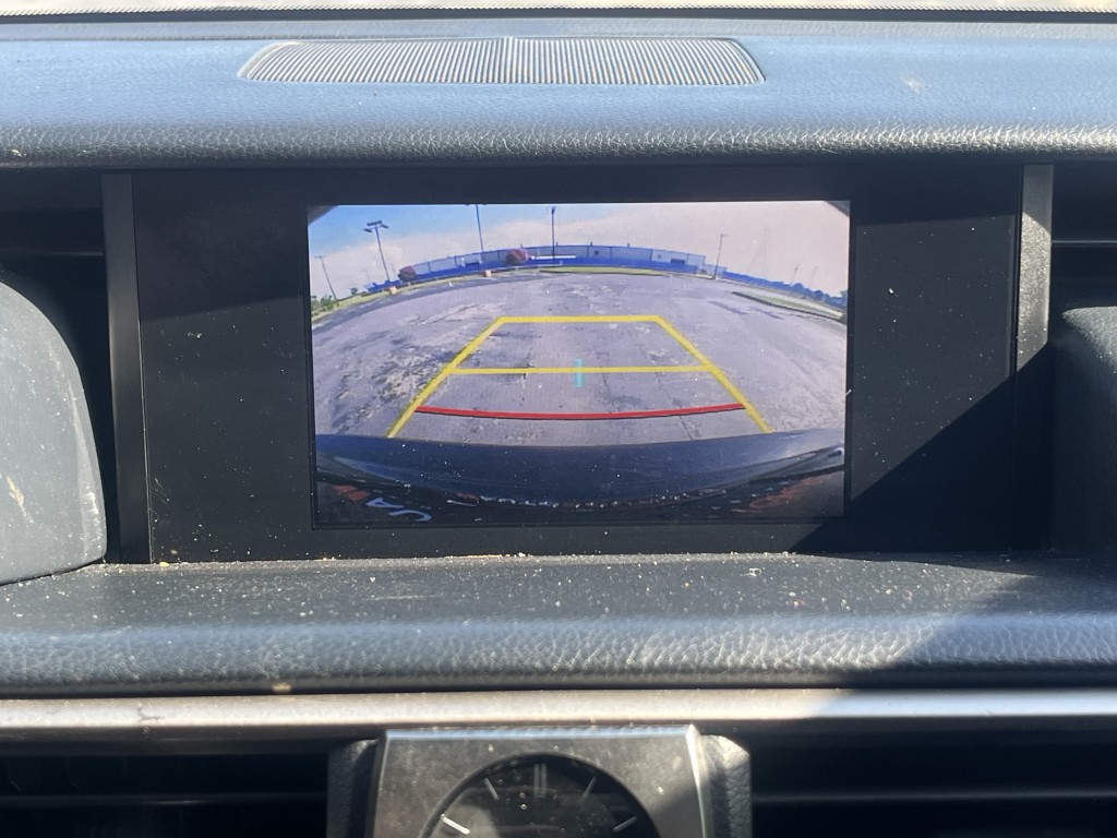 2018 Lexus IS Image 20