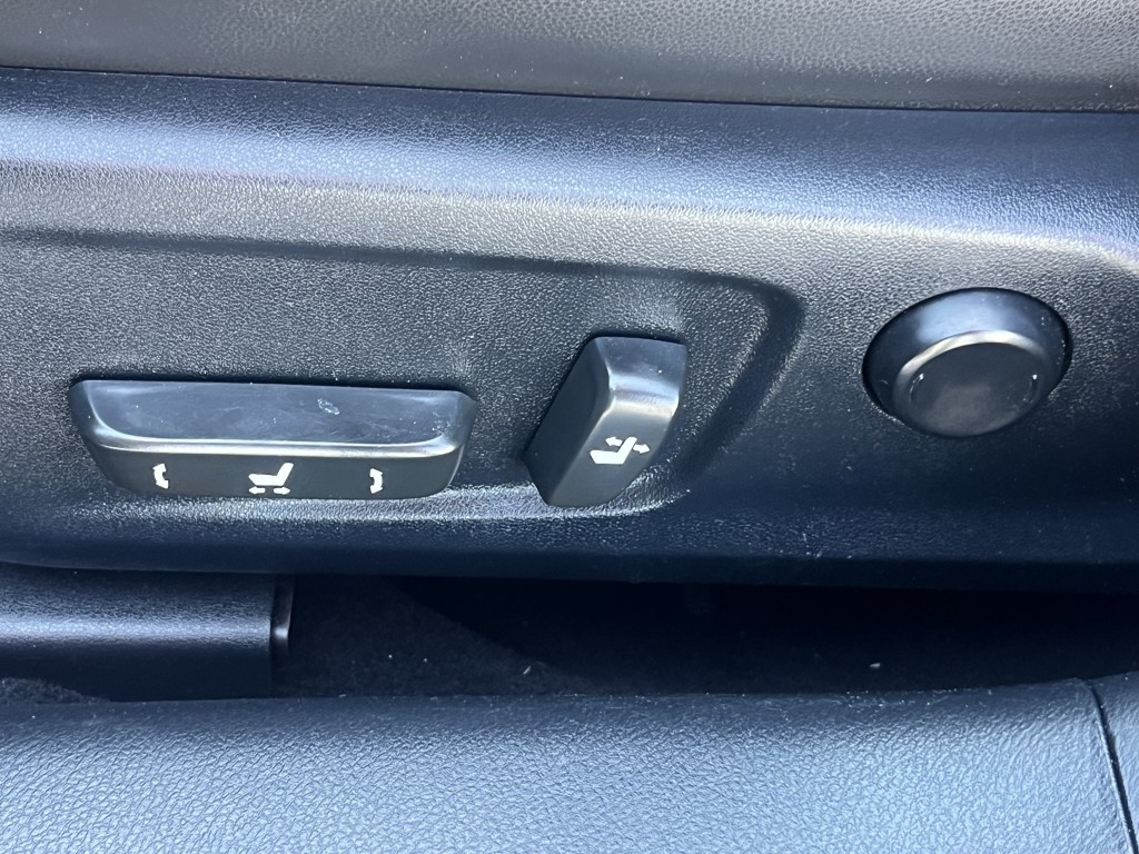 2018 Lexus IS Image 24