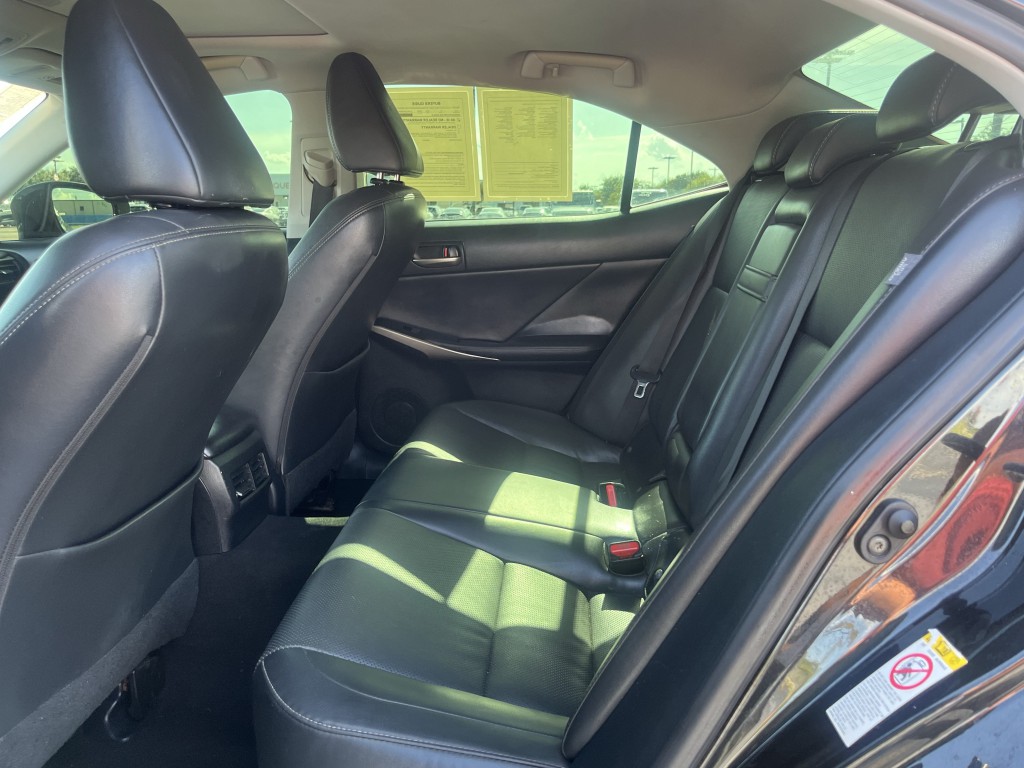 2018 Lexus IS Image 27