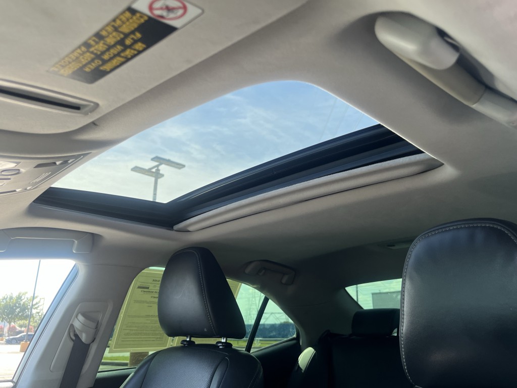 2018 Lexus IS Image 28