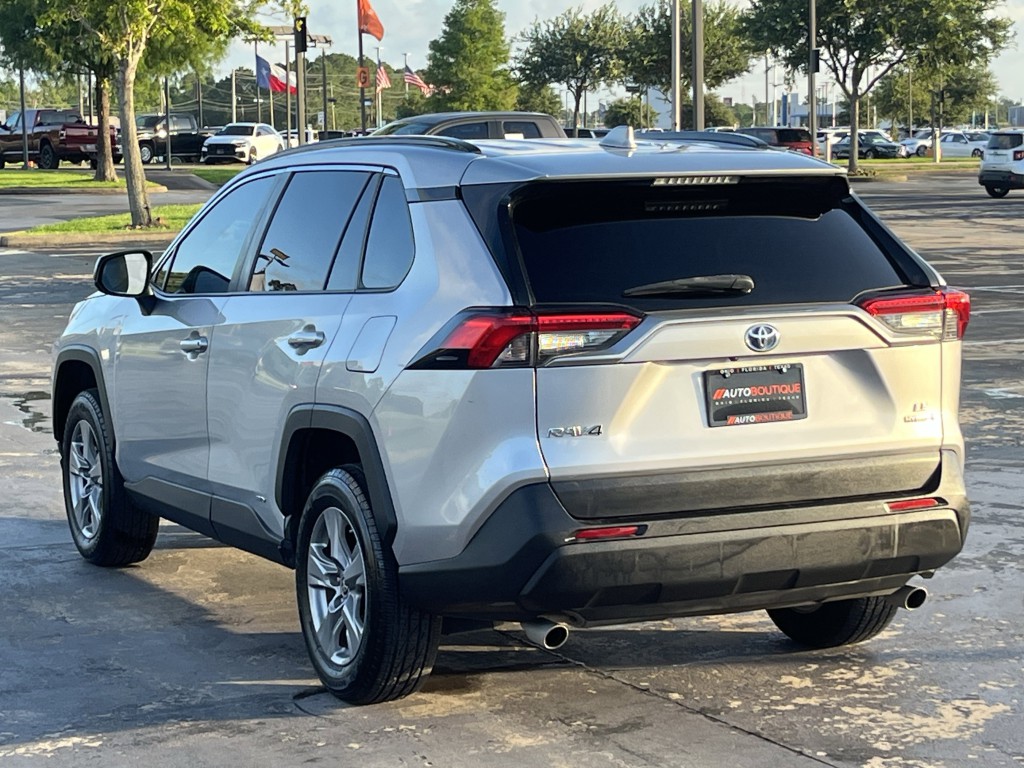 2022 Toyota Rav4 Image 9