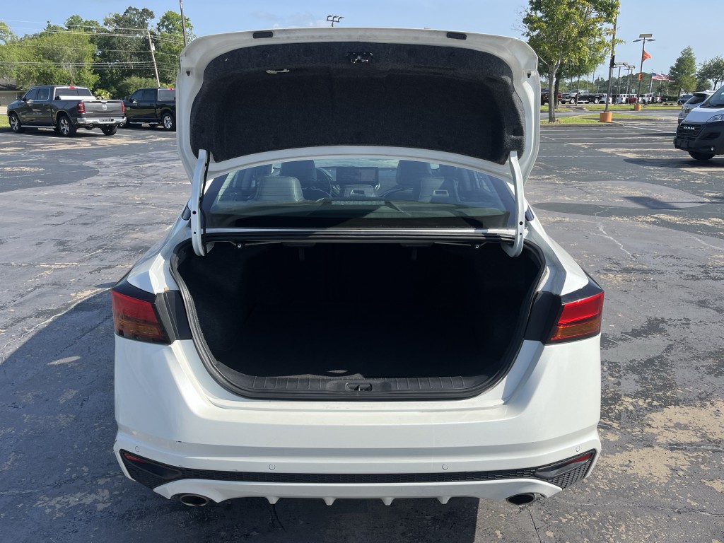 2023 Nissan Altima Image 11