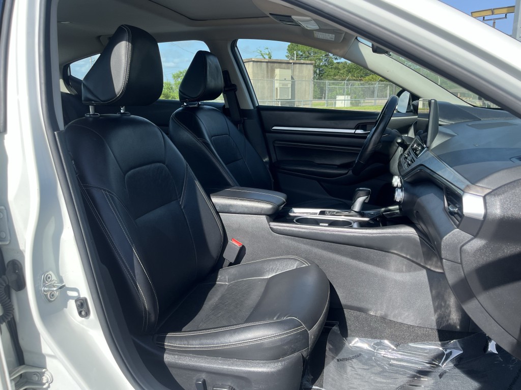 2023 Nissan Altima Image 30
