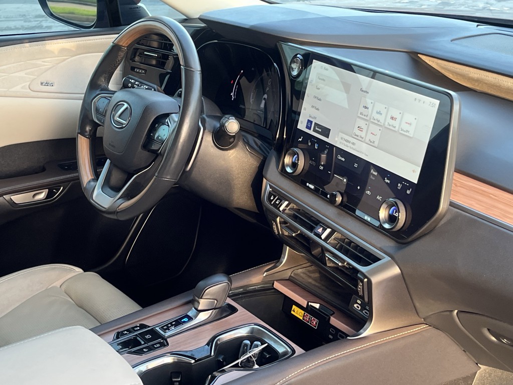 2024 Lexus RX Image 16