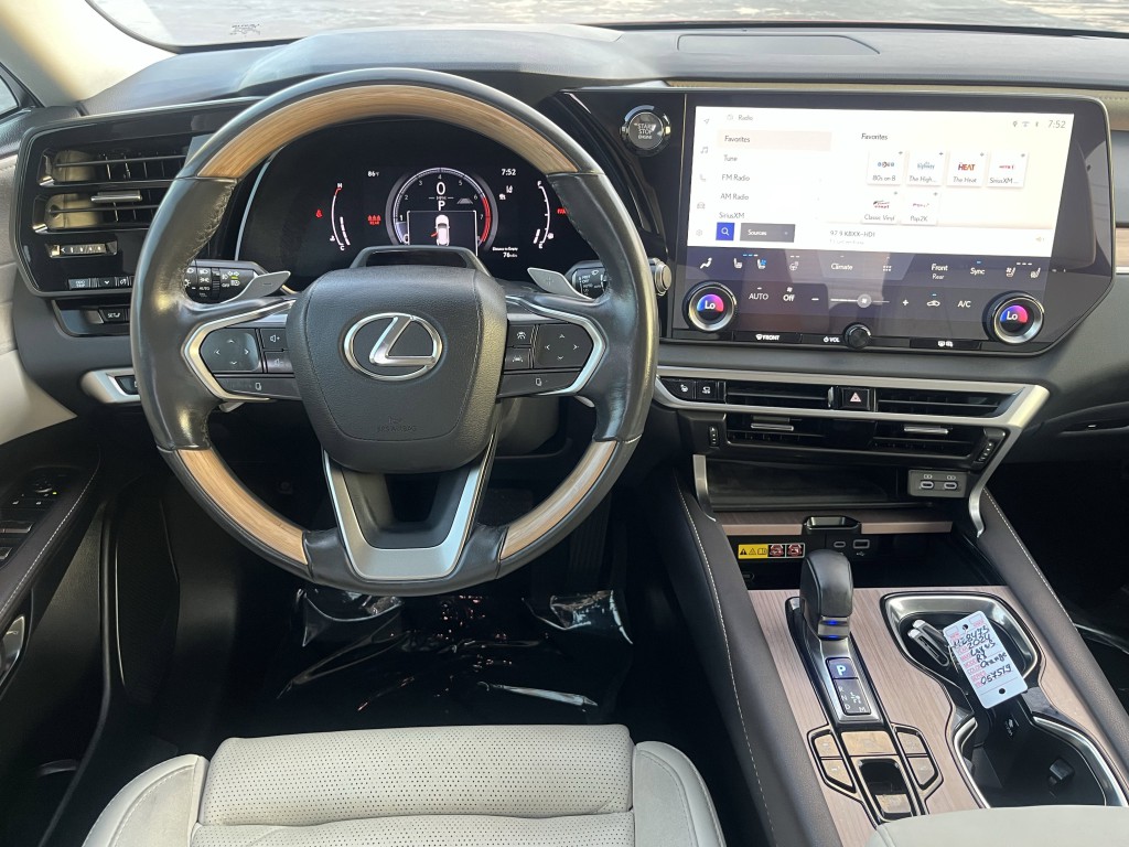 2024 Lexus RX Image 17