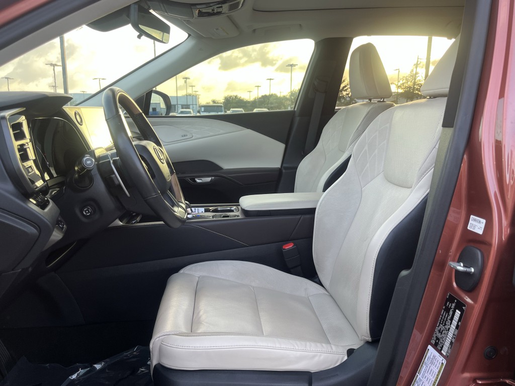2024 Lexus RX Image 30