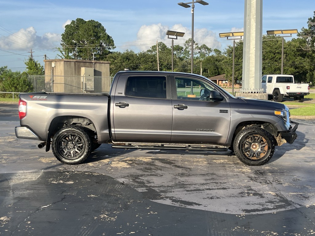 2021 Toyota Tundra Image 10