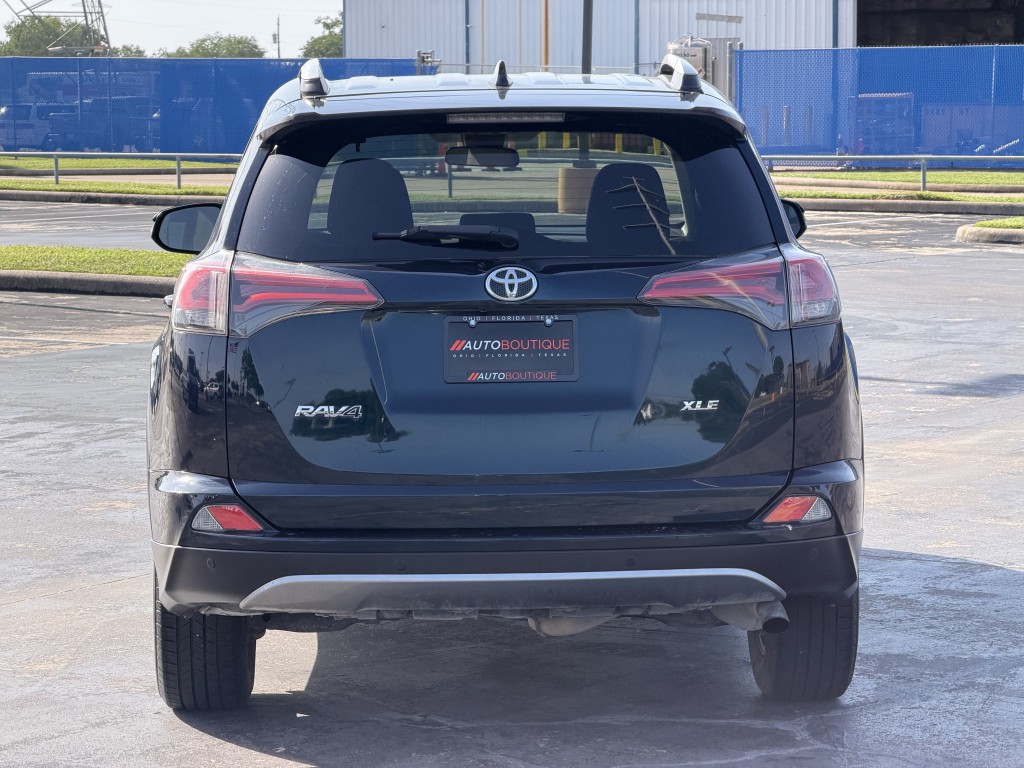 2017 Toyota Rav4 Image 8