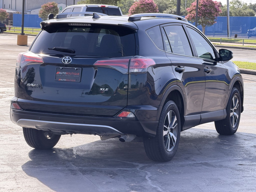 2017 Toyota Rav4 Image 10