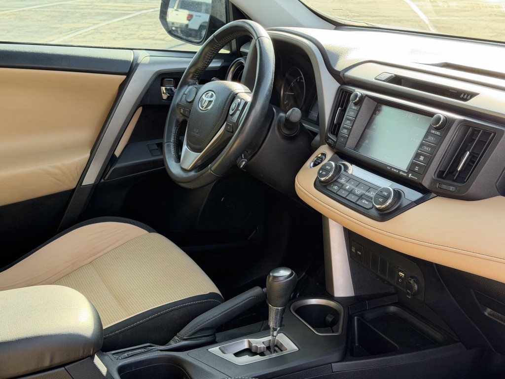 2017 Toyota Rav4 Image 13