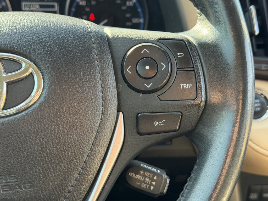 2017 Toyota Rav4 Image 17