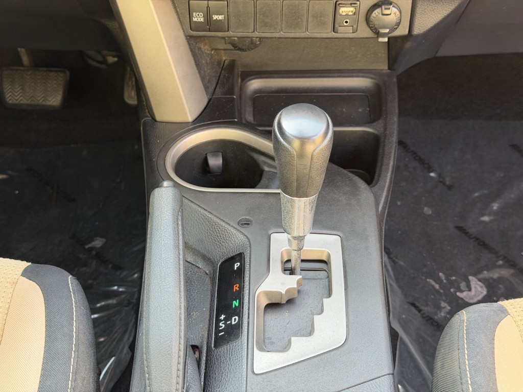 2017 Toyota Rav4 Image 21