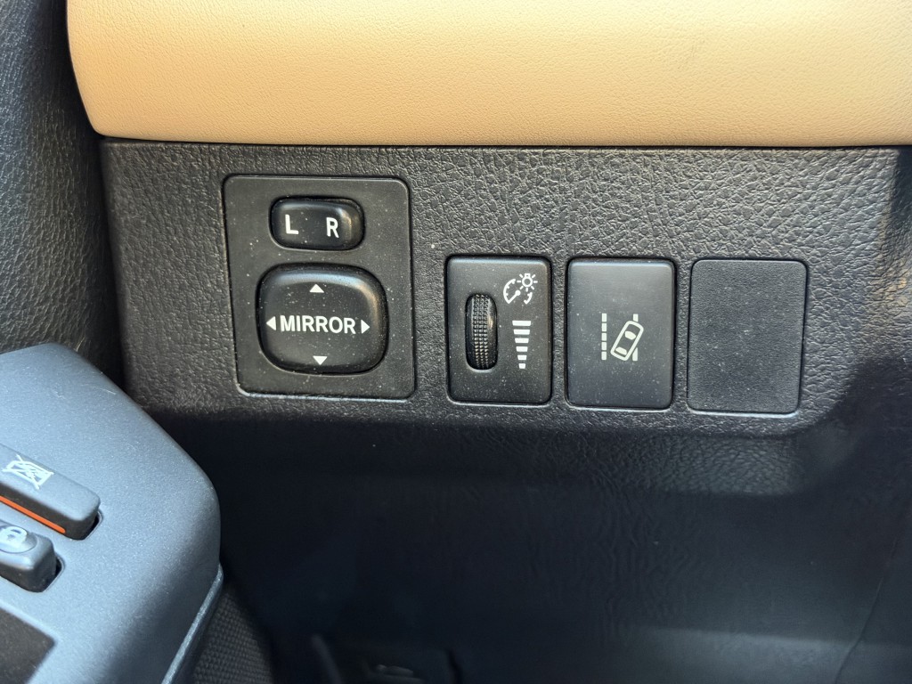 2017 Toyota Rav4 Image 22