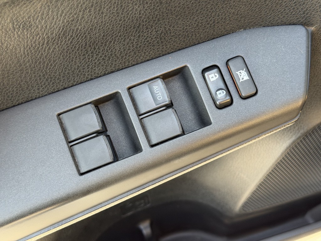 2017 Toyota Rav4 Image 23
