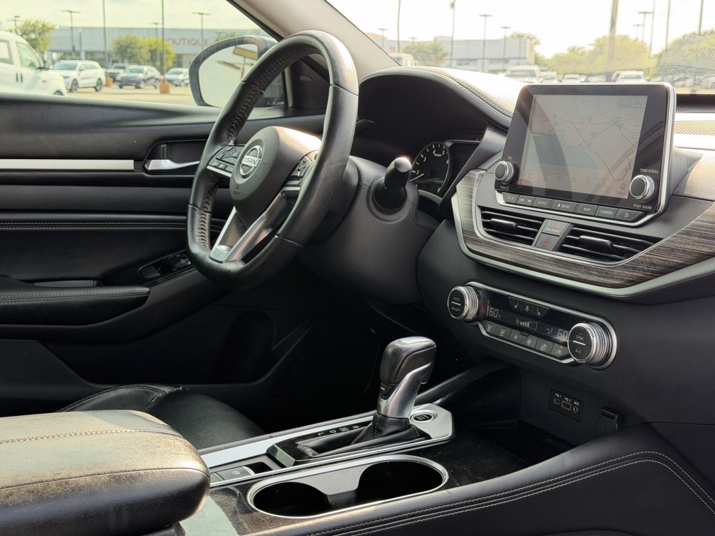 2020 Nissan Altima Image 12