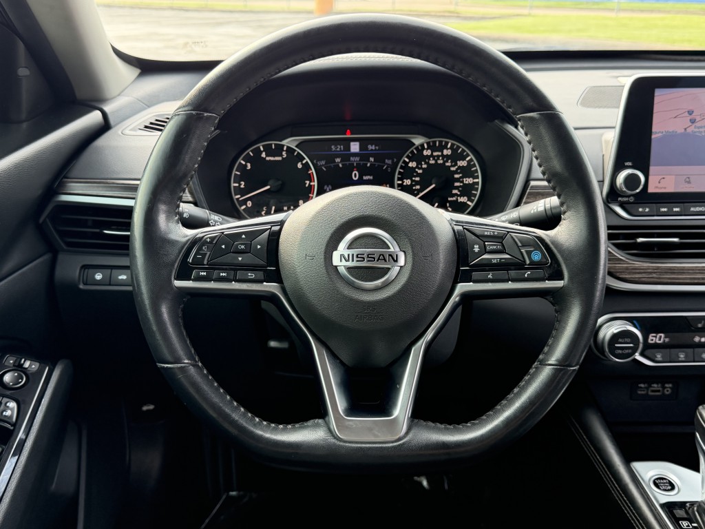 2020 Nissan Altima Image 13