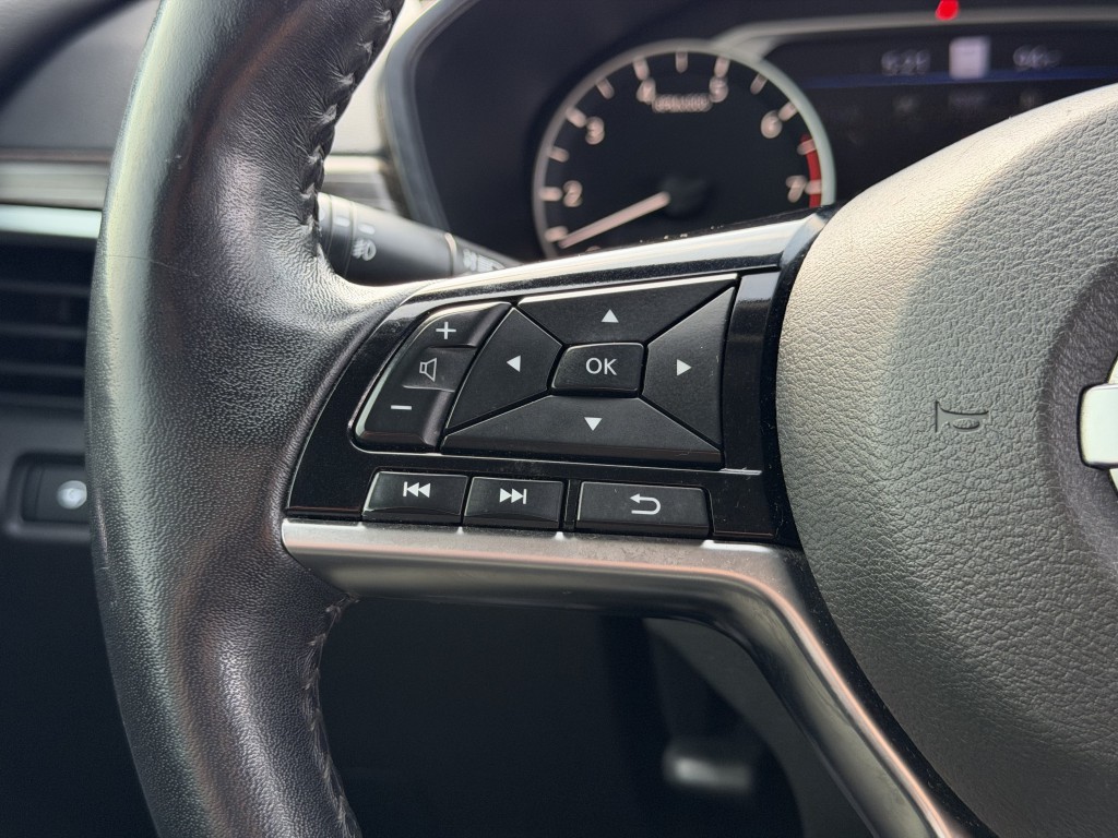 2020 Nissan Altima Image 14