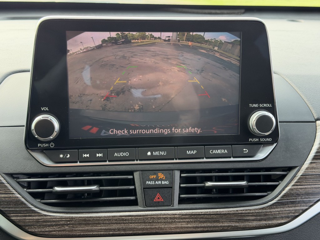 2020 Nissan Altima Image 18